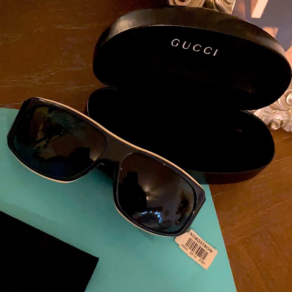 Men’s Gucci glasses